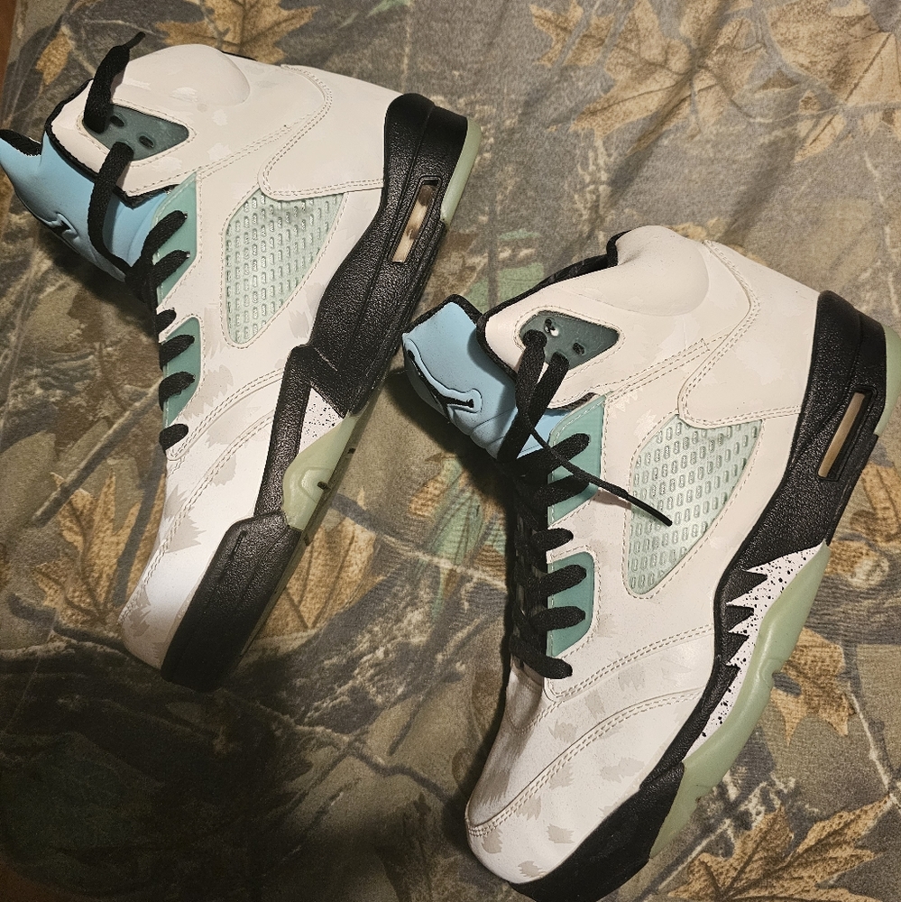 Jordan 5 Island Green size 10 US